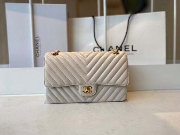 シャネルバッグレプリカ正面デザイン